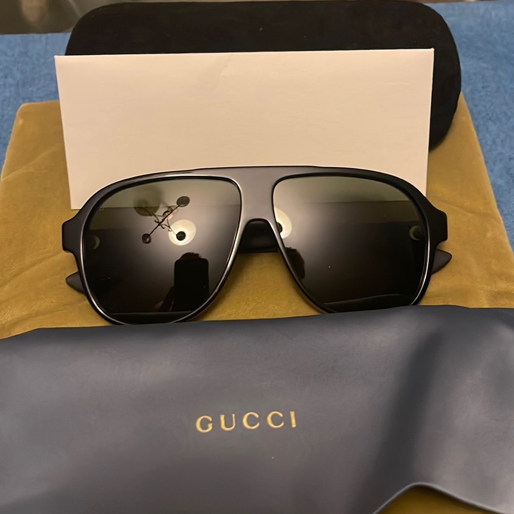 Mens Gucci Acetate Aviator Sunglasses! NEVER WORN! AUTHENTICITY CARD AND CASE